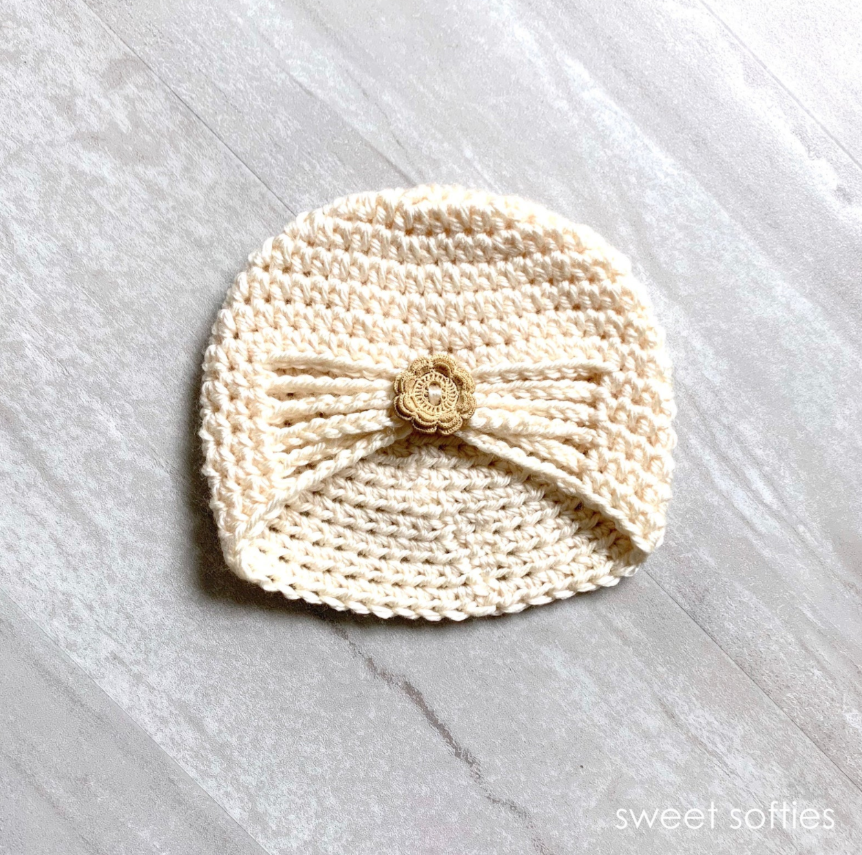 Free Crochet Baby Hat Buttoned Turban - Start Crochet