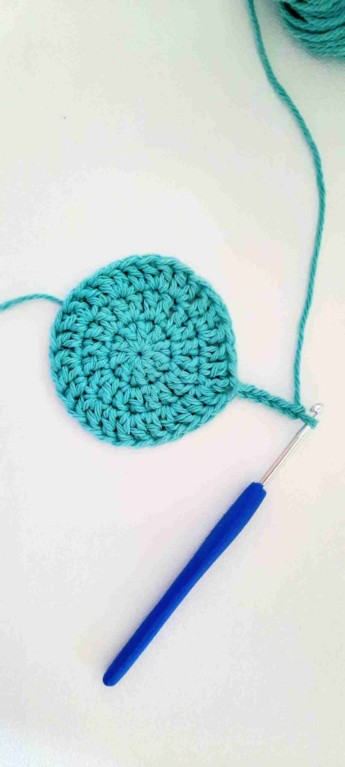 Coaster Crochet Pattern Free - Starting Round 4