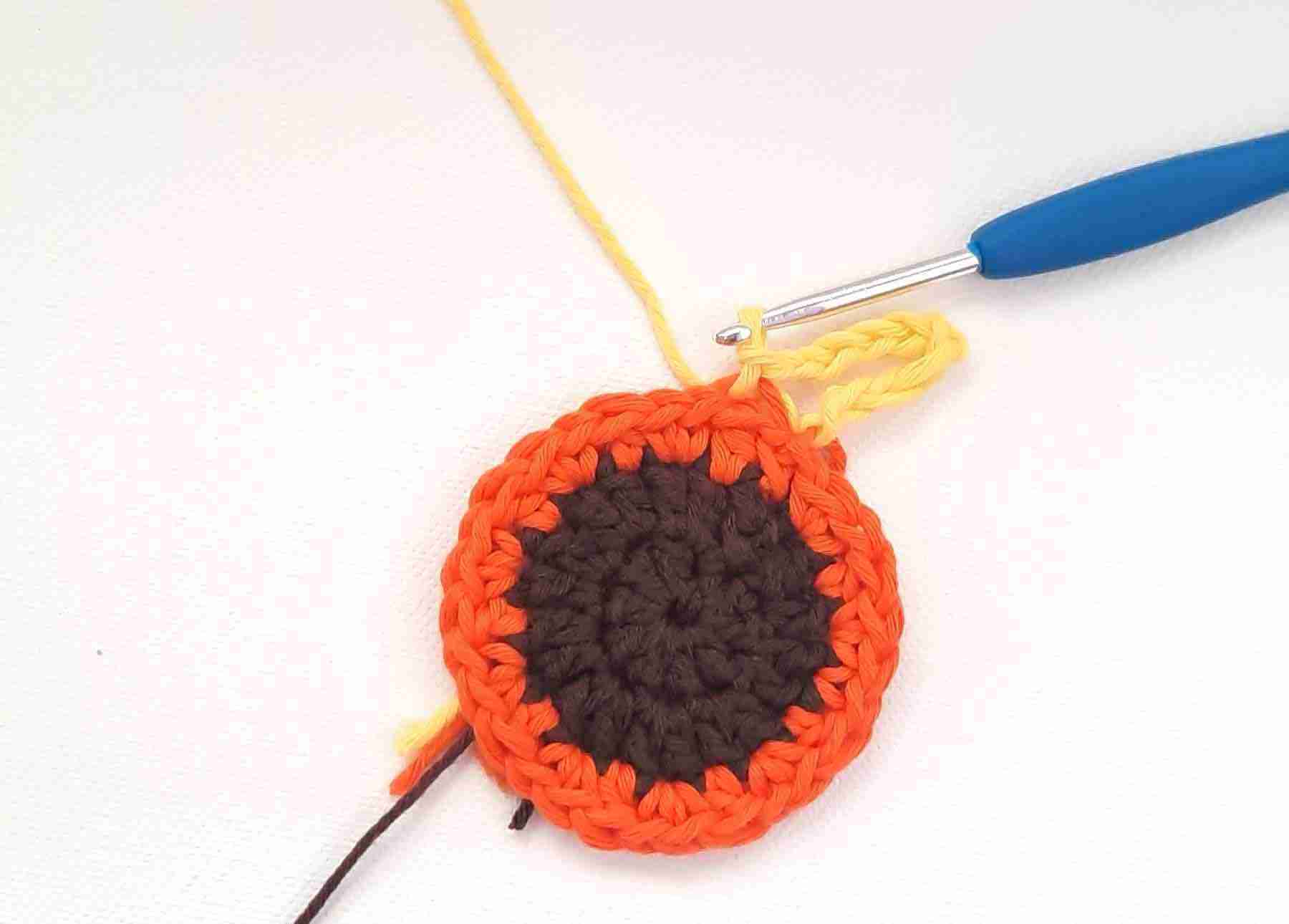 Crochet Sunflower Pattern Free - Petal