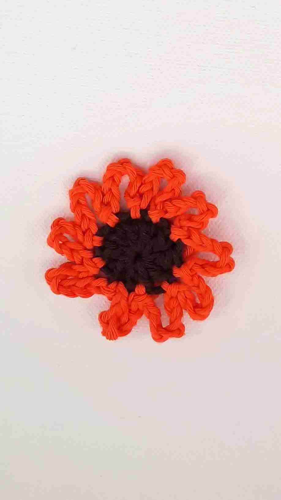 Mini sunflower crochet pattern