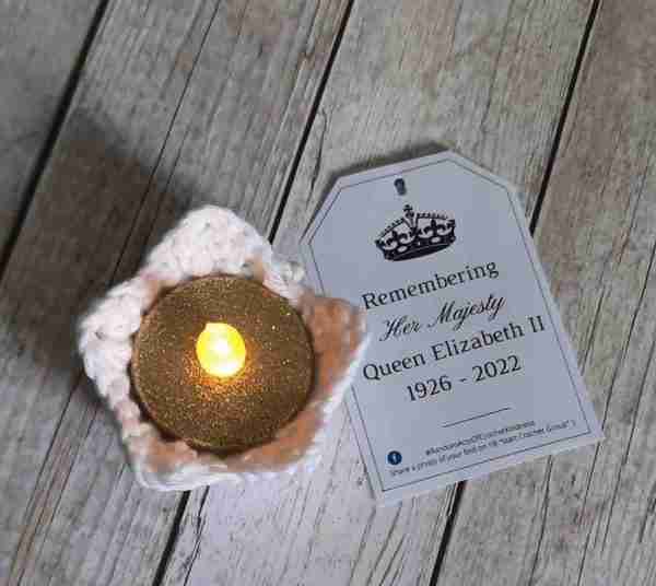 Queen Elizabeth Tea Light Cozy Crochet Pattern 2-gold