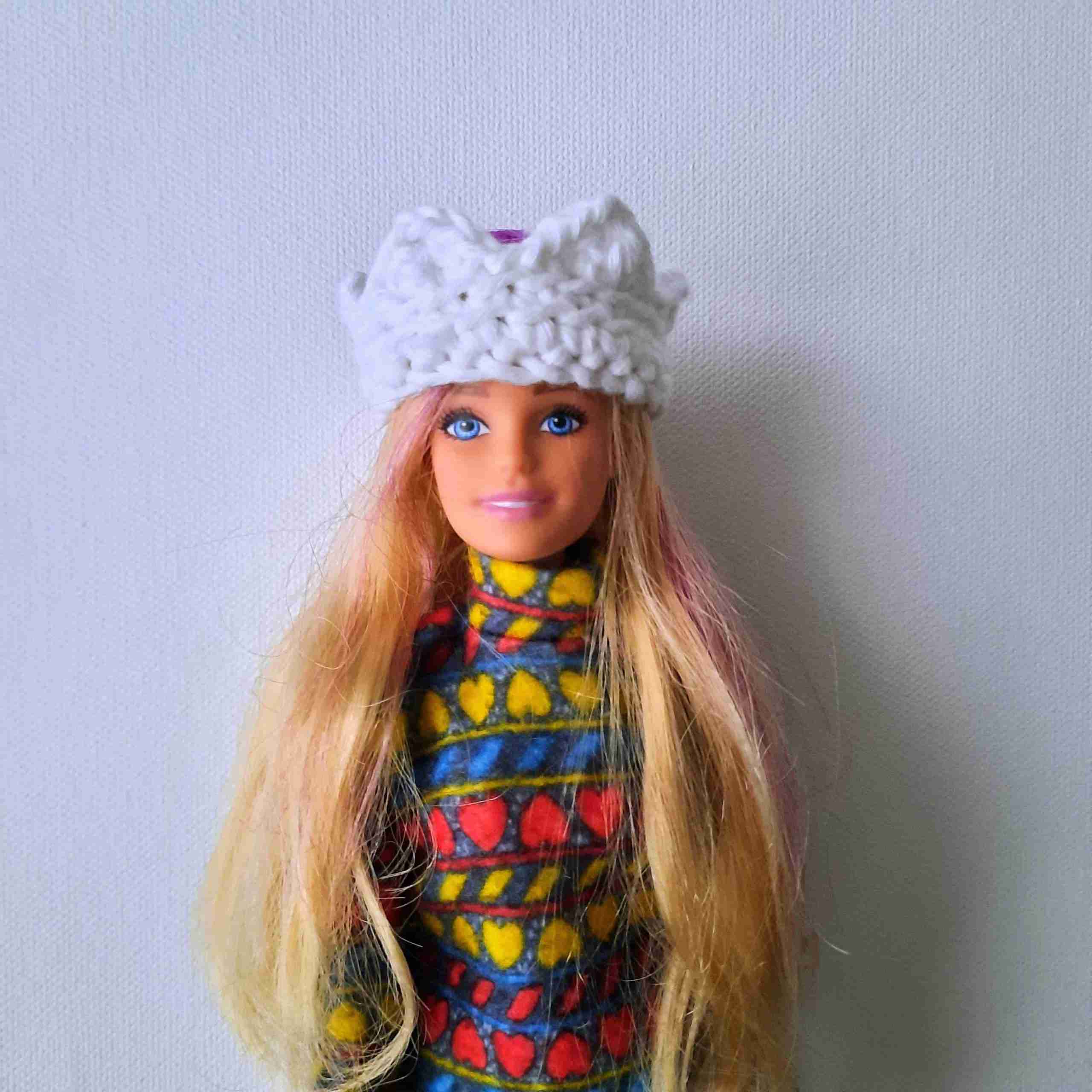 Crown crochet pattern for Barbie Doll