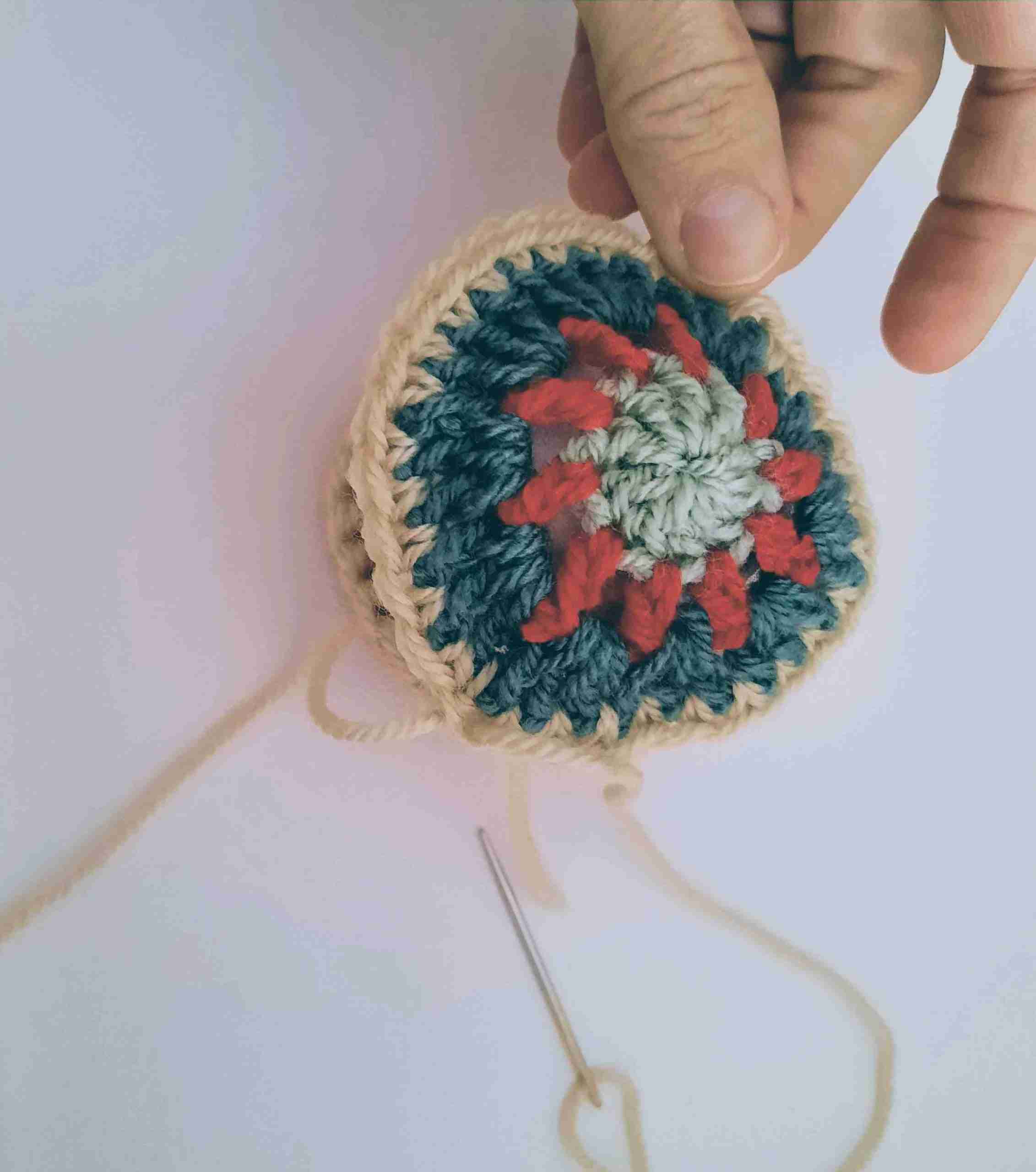 Christmas Bauble Crochet Pattern Photo Tutorial 17