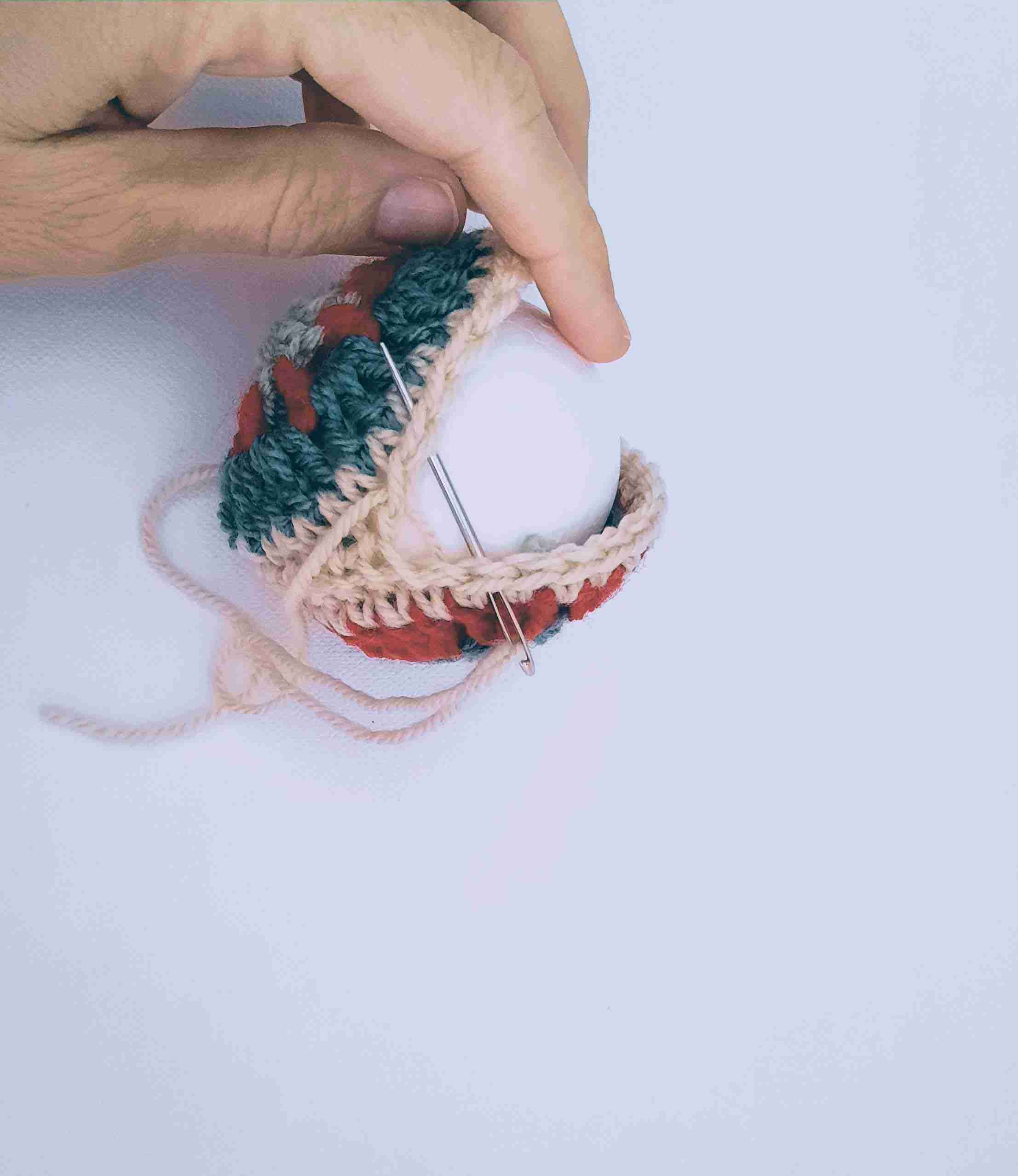 Christmas Bauble Crochet Pattern Photo Tutorial 21