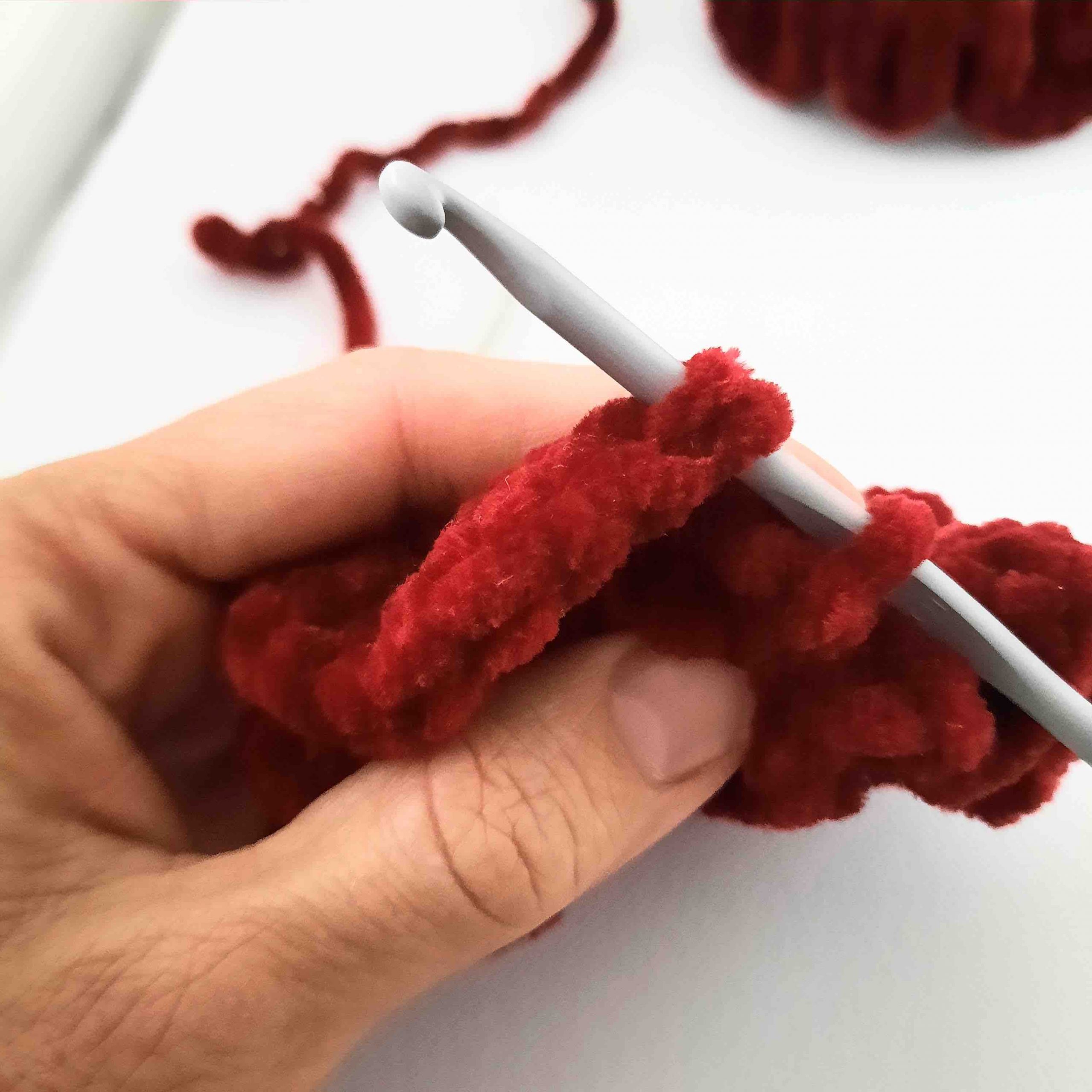 Velvet scrunchie crochet tutorial step-by-step