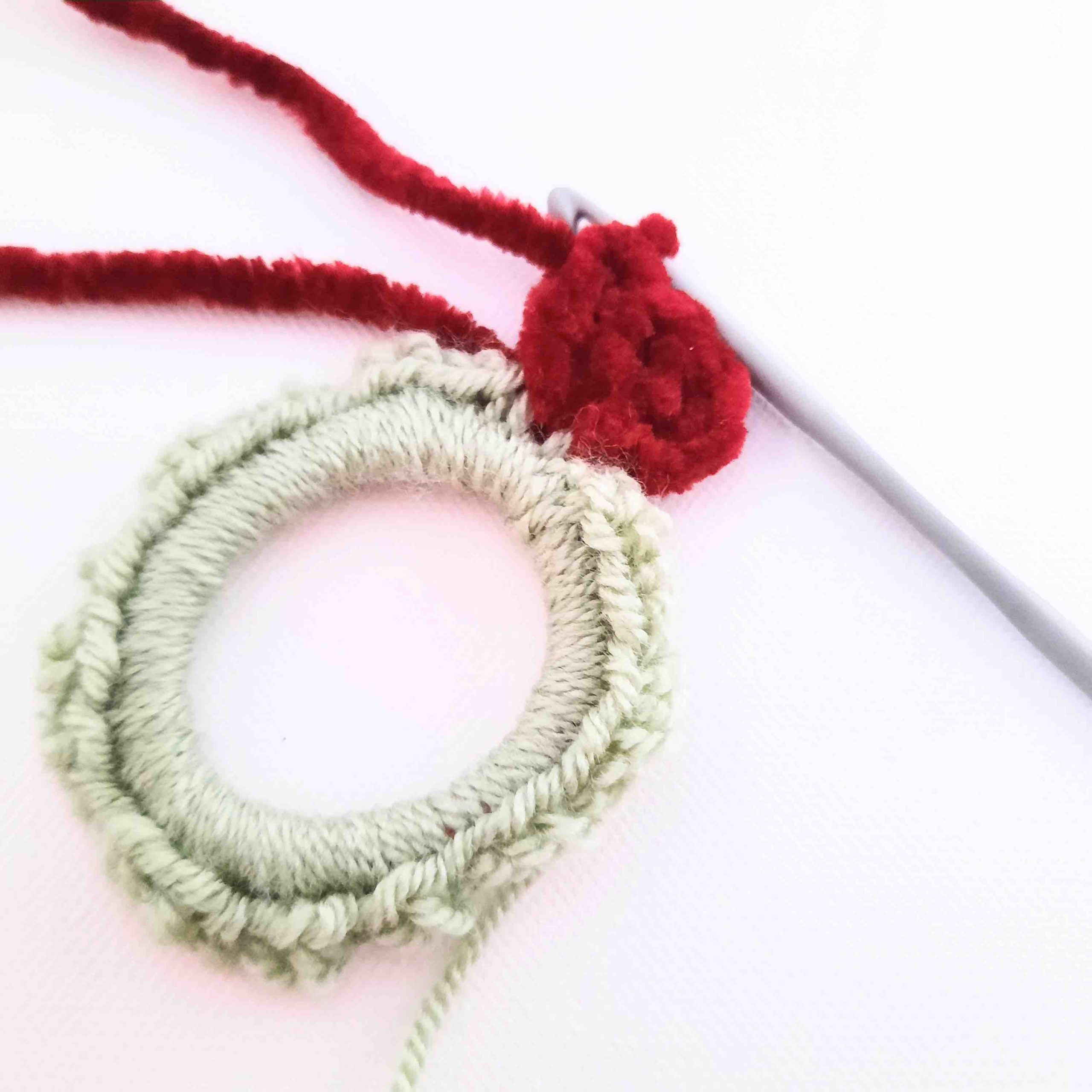 velvet scrunchie crochet pattern photo tutorial