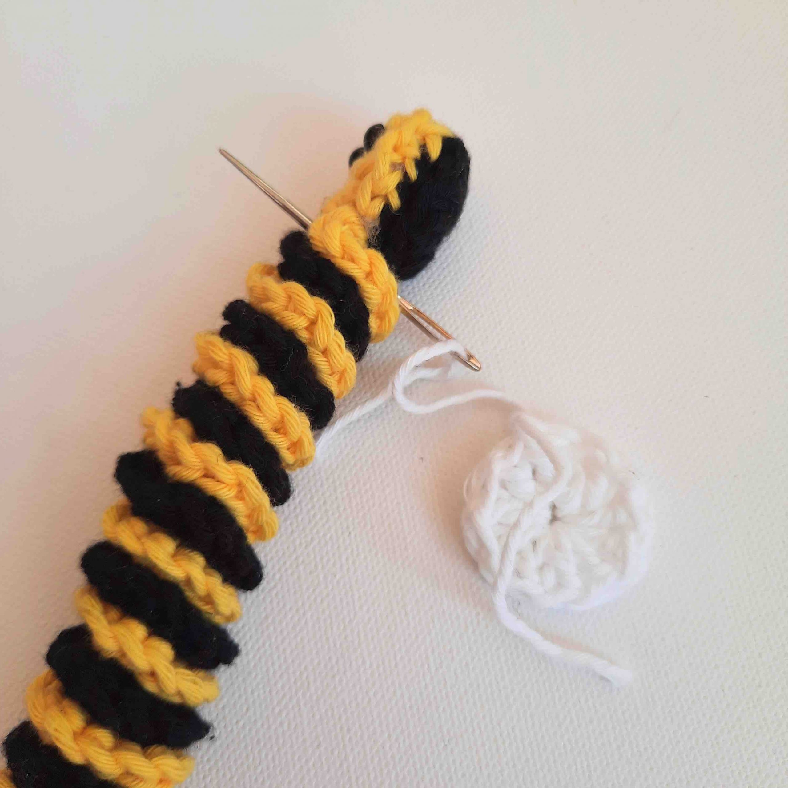 crochet bee keyring pattern