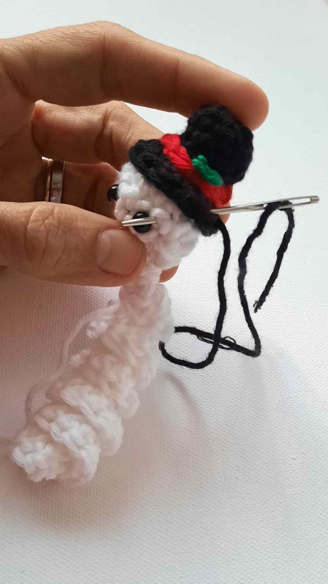 Crochet Snowman Ornament Tutorial (2)
