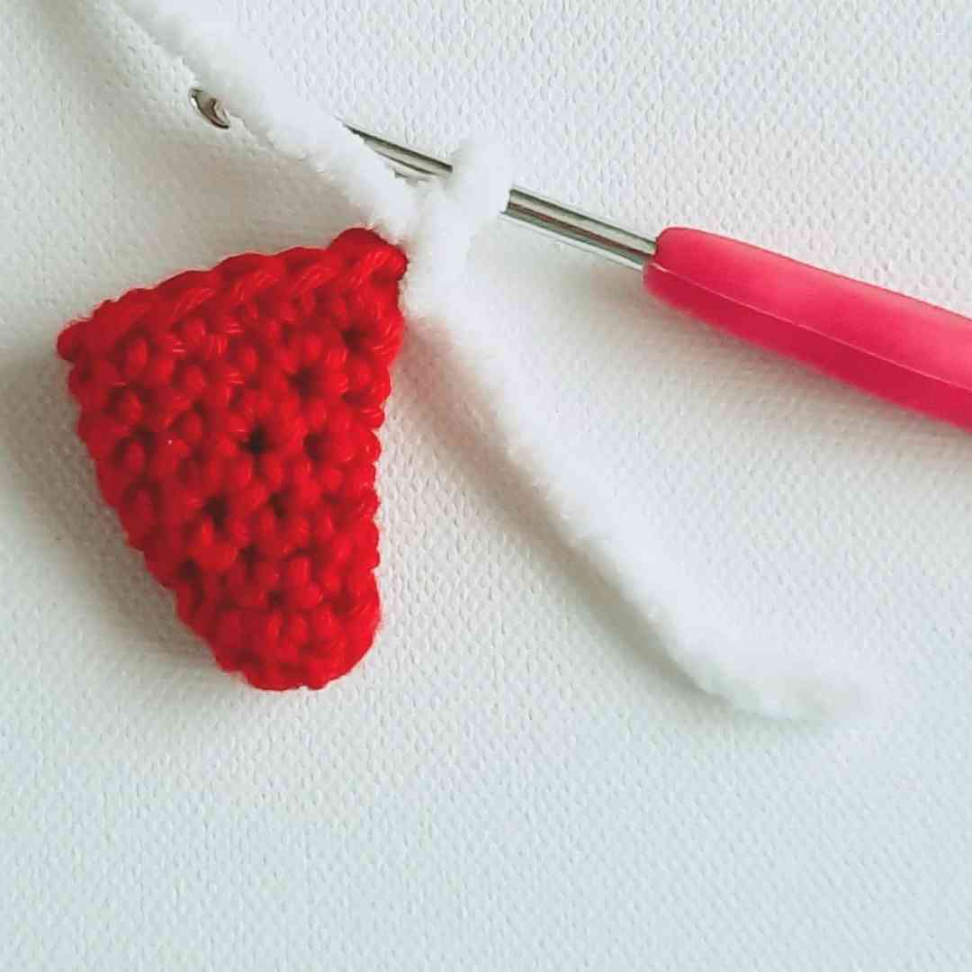 Santa lip balm holder Christmas craft crochet pattern