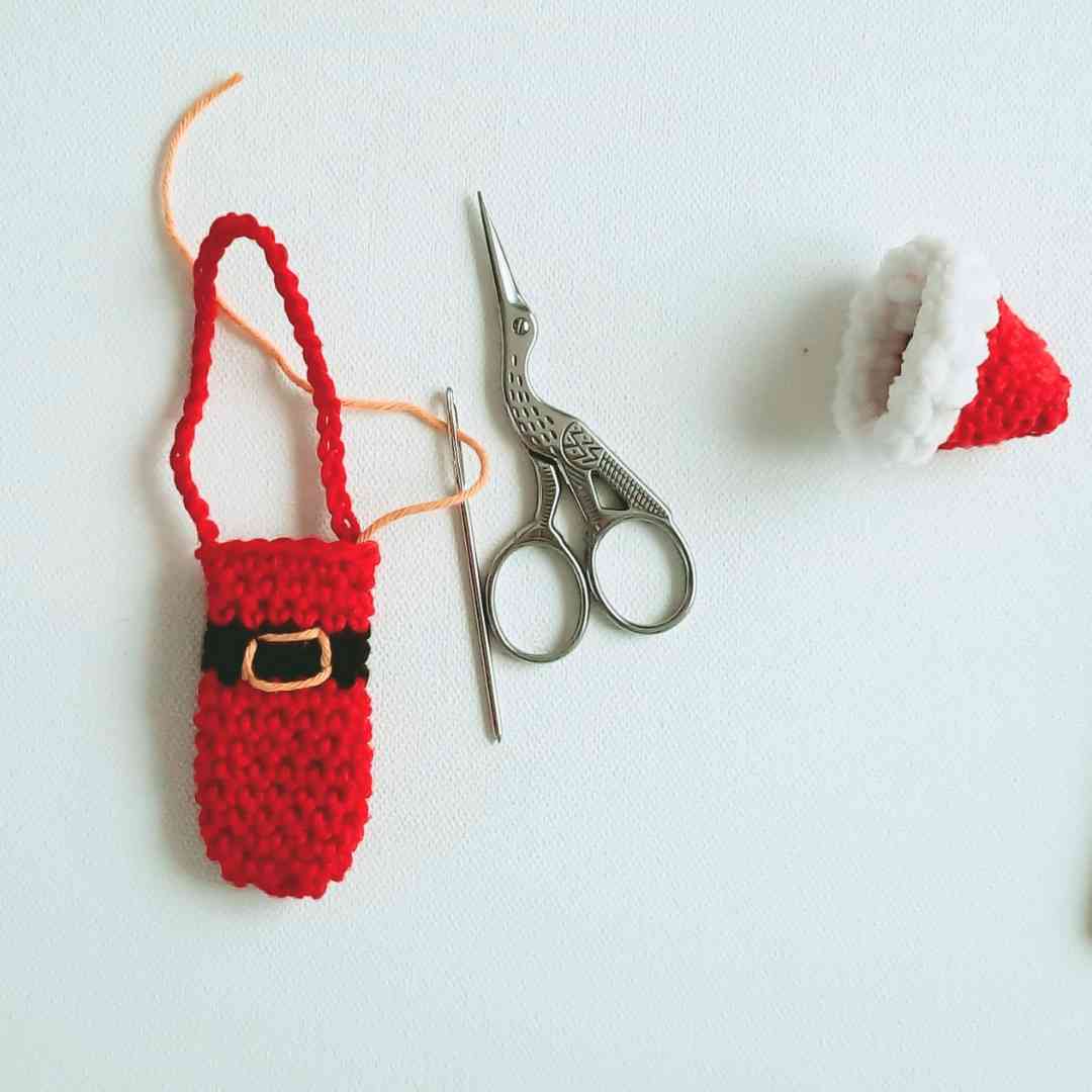 Santa lip balm holder crochet tutorial