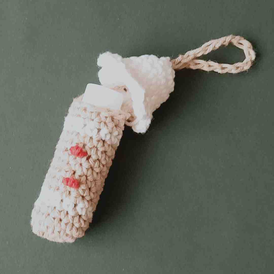 simple crochet keychain pattern for christmas