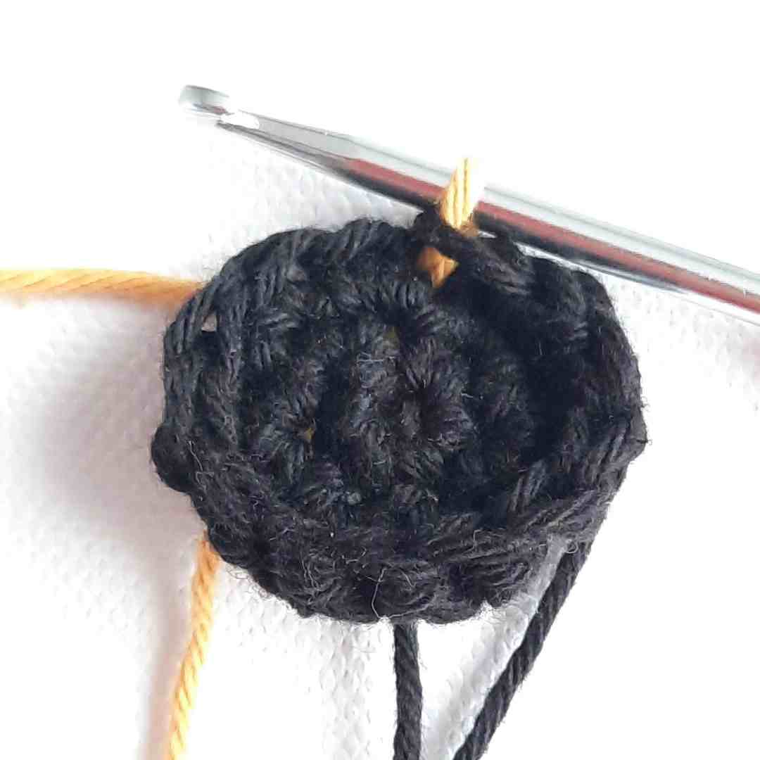 seamless color change in the round crochet