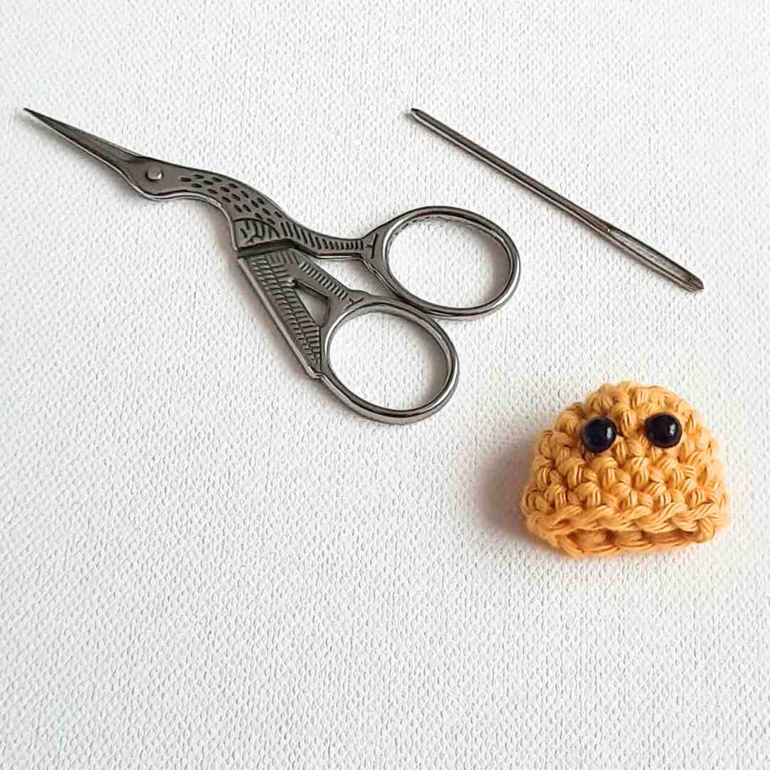 how to crochet a lip balm holder