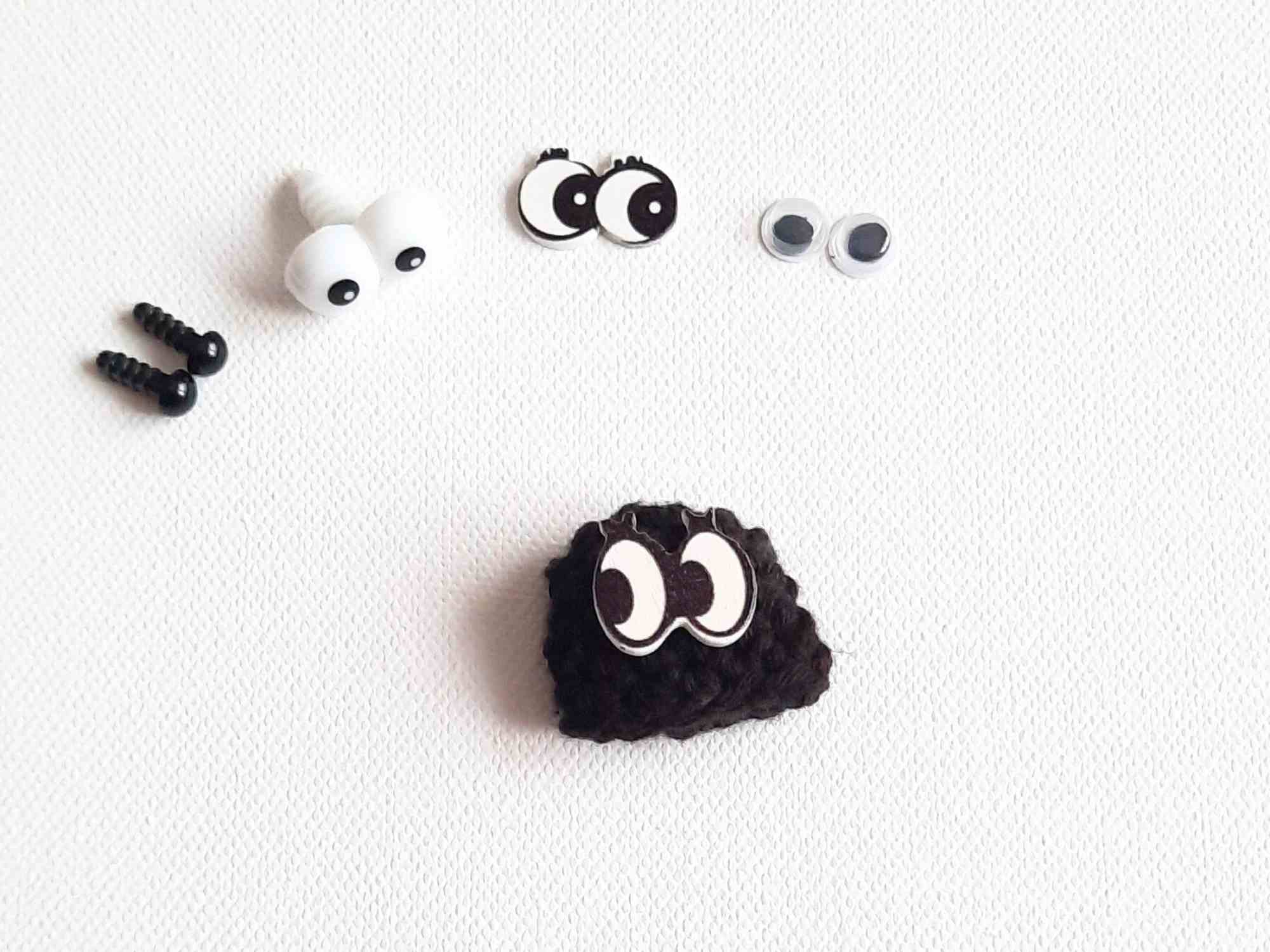 cute crochet keychain pattern