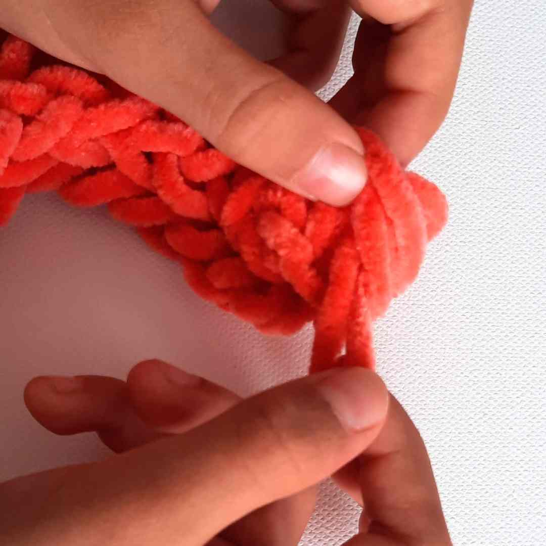 how to end finger knitting