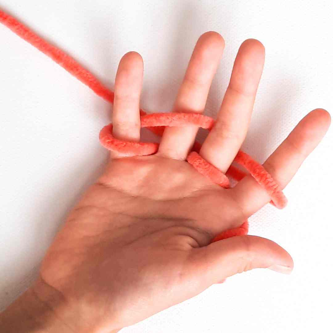 how to do finger knitting for beginners