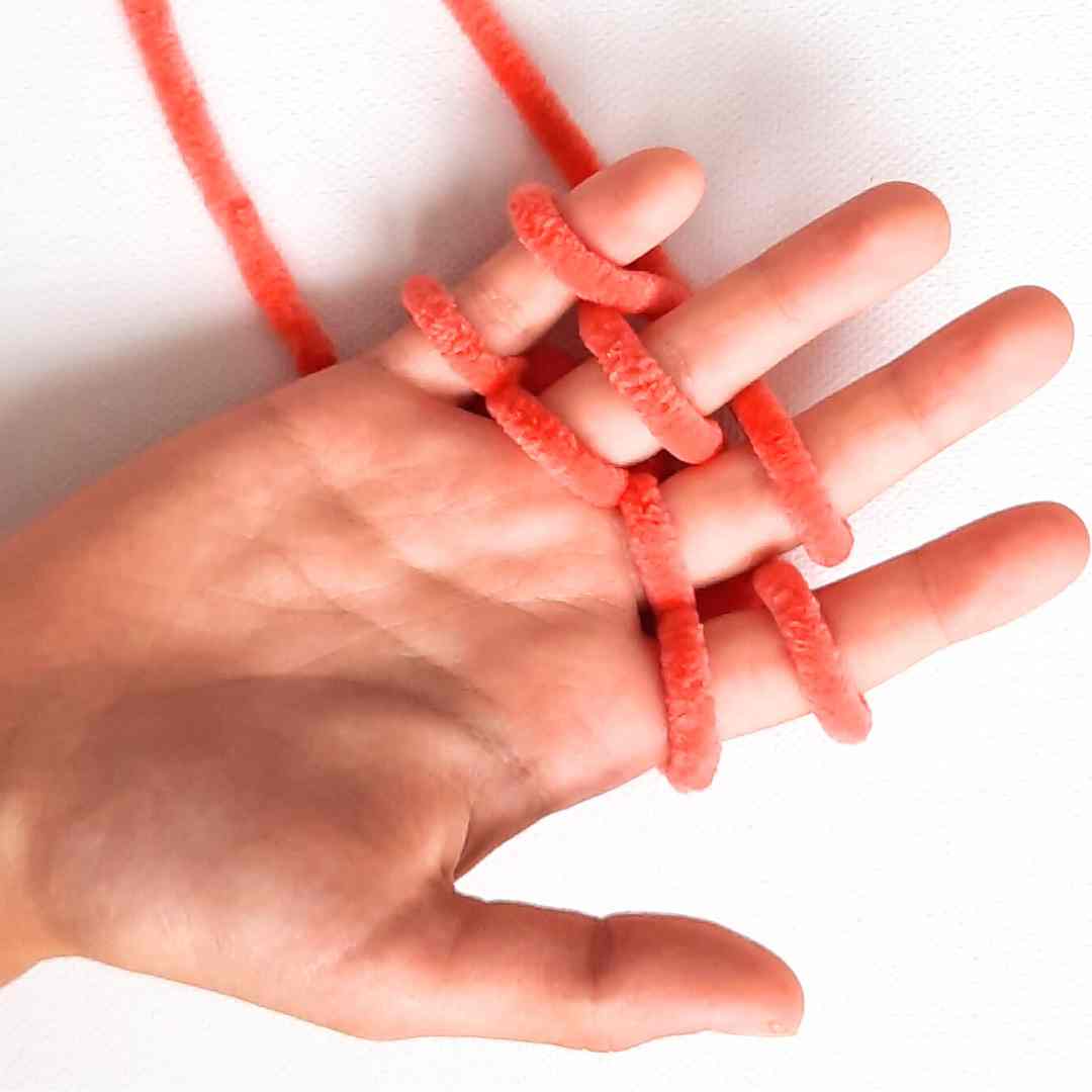how do you finger knitting