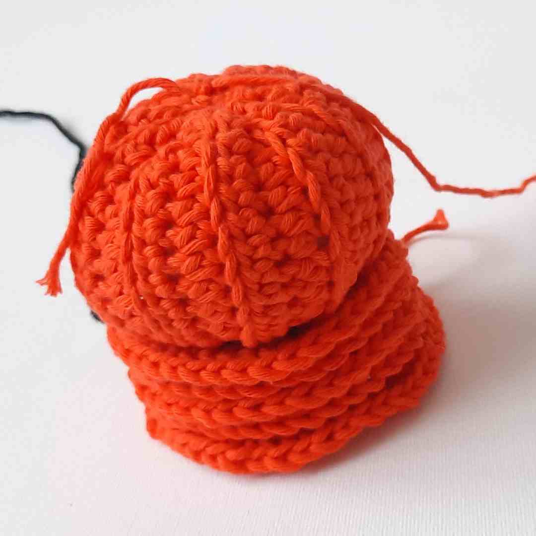 free pumpkin wind spinner crochet pattern
