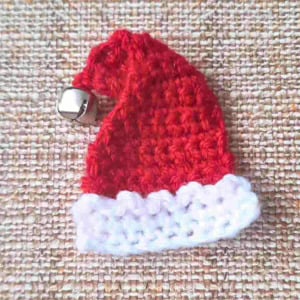 Santa Hat Appliqué Crochet Pattern