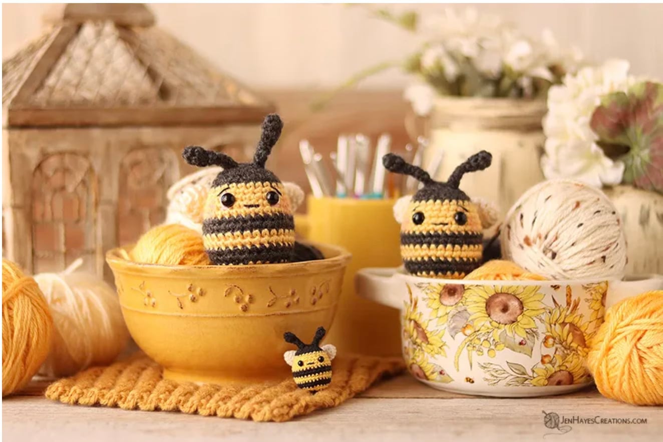 Bee-egg-crochet-pattern-by-Jen-Hayes