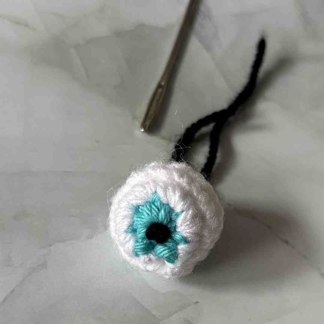 halloween eyeball earrings crochet pattern free (14)