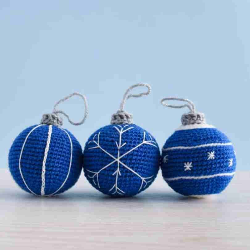 Christmas Bauble Crochet Ornament DIY by The Nomad Knot