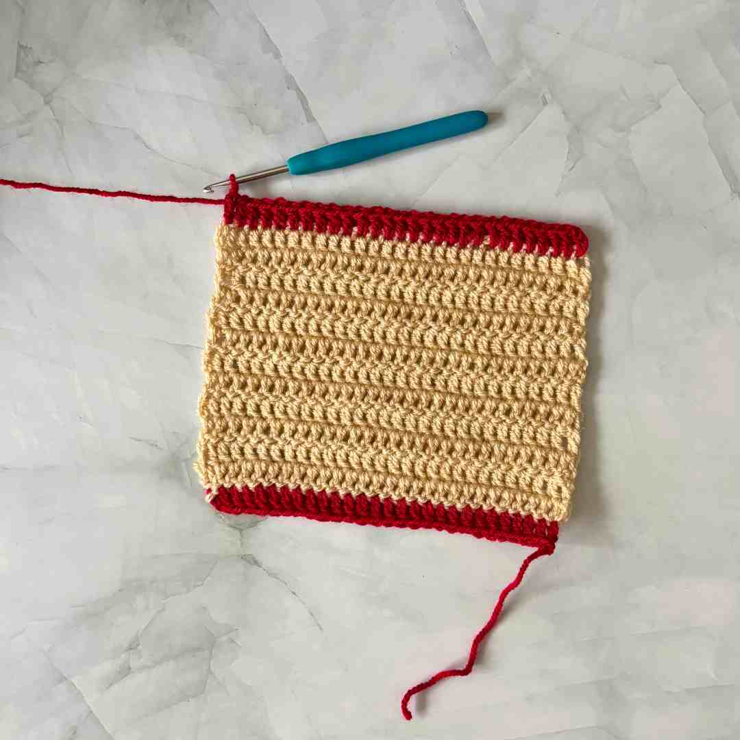 Easy Christmas Hand Warmers Crochet Pattern for Beginners 