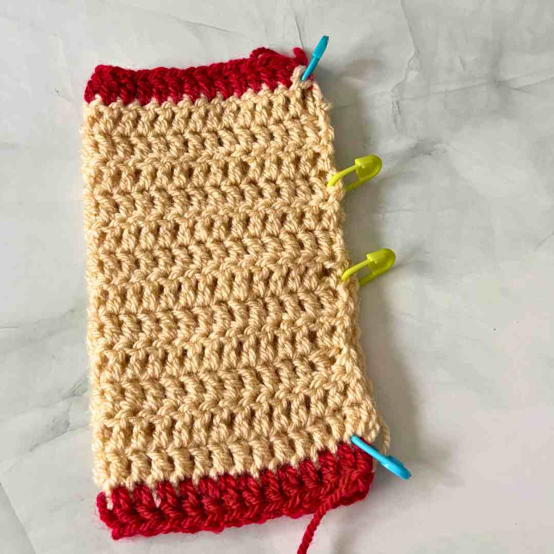 Easy Christmas Hand Warmers Crochet Pattern for Beginners 