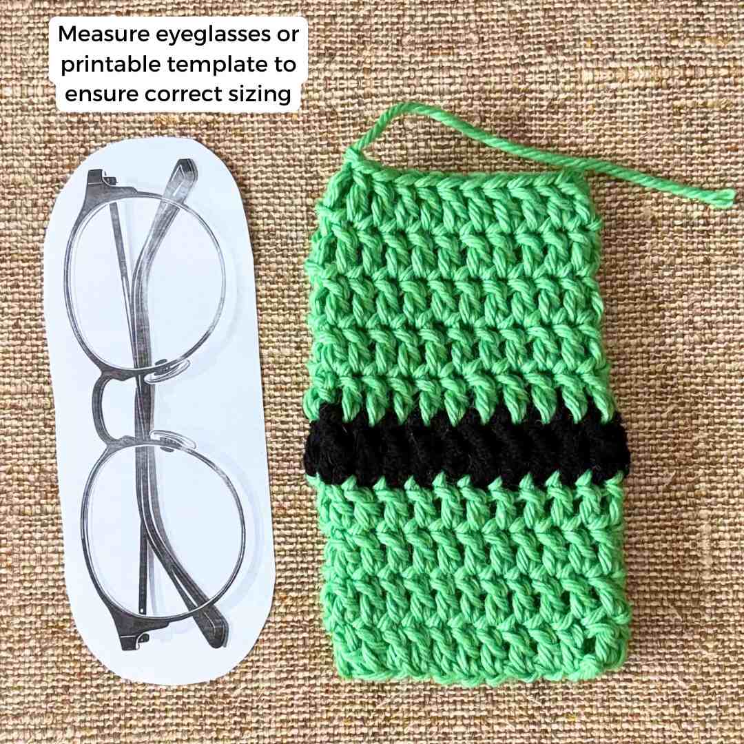Elf eyeglasses case crochet pattern.