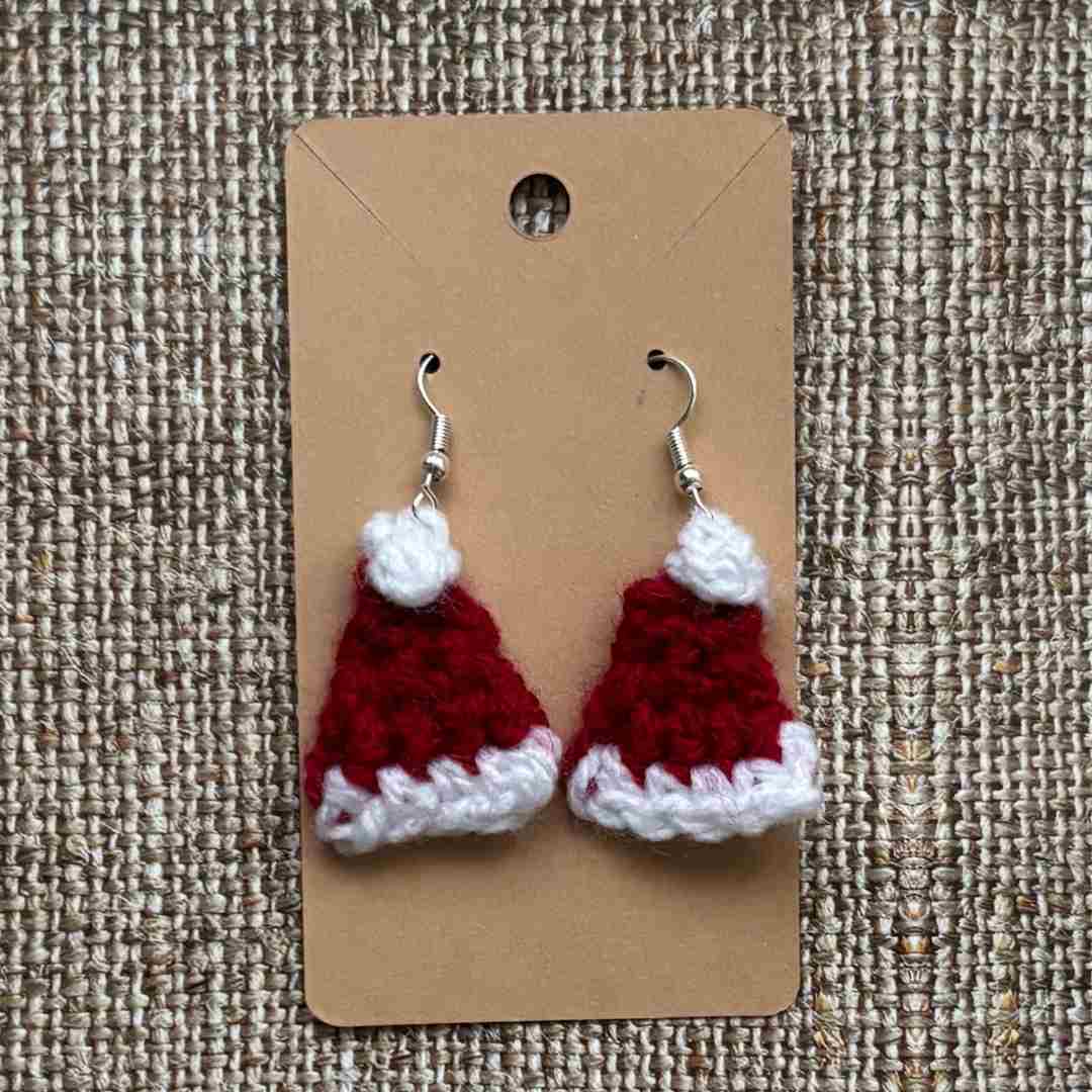 crochet santa hat earrings free pattern