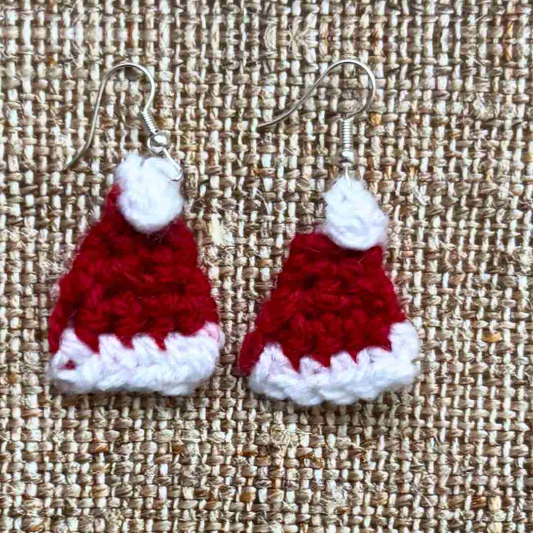 crochet santa hat earrings free pattern