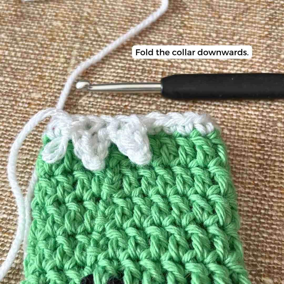 Elf eyeglasses case crochet pattern.