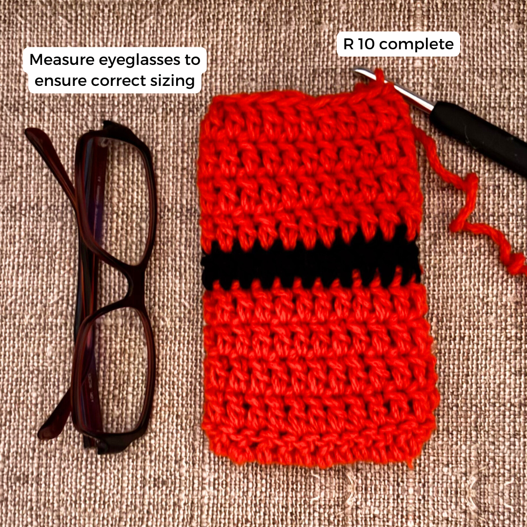 Santa Eyeglasses Pouch Crochet Pattern for Beginners Free