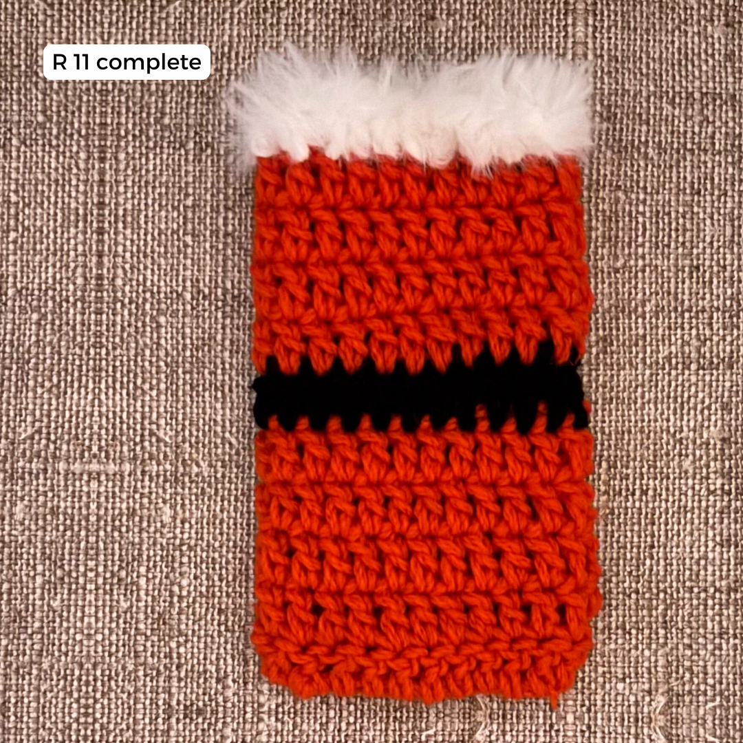 Santa Eyeglasses Pouch Crochet Pattern for Beginners Free