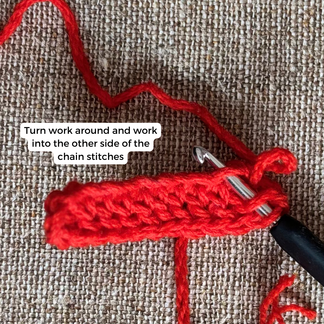 Santa Eyeglasses Pouch Crochet Pattern for Beginners Free