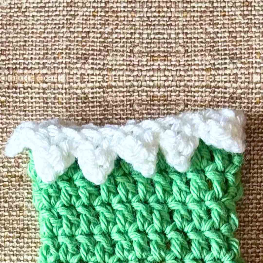 Elf eyeglasses case crochet pattern.
