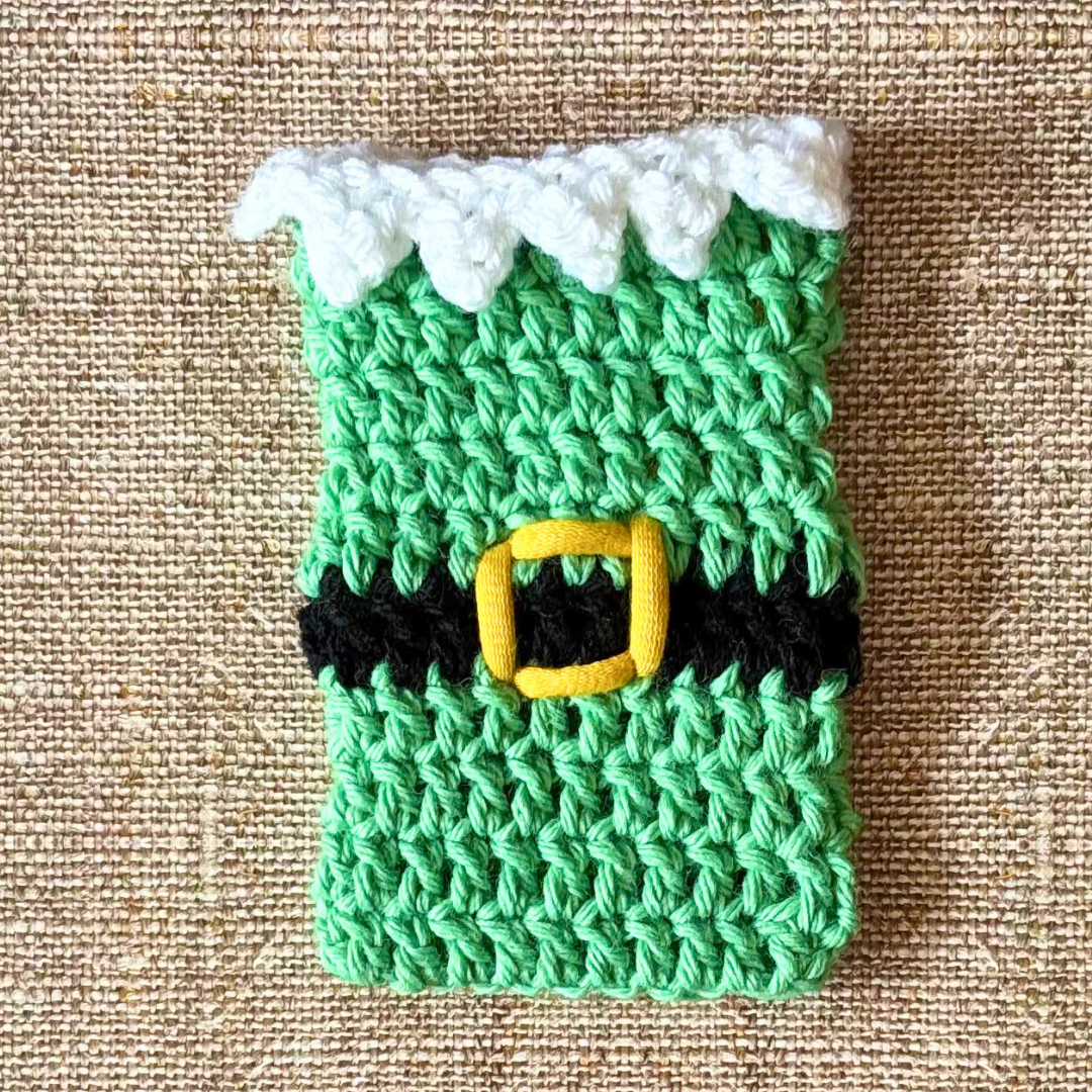 Elf eyeglasses case crochet pattern.