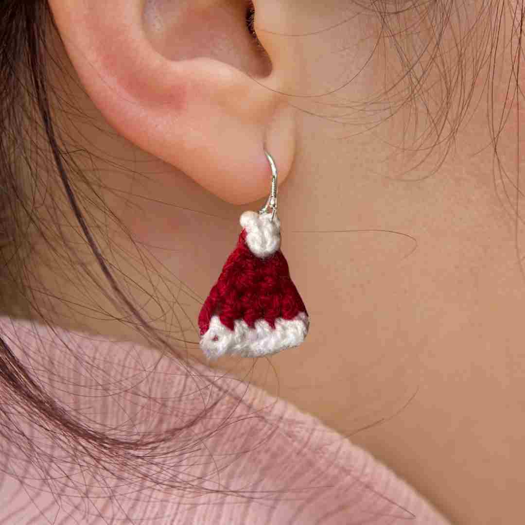 Santa Hat Earrings crocheet pattern for beginners
