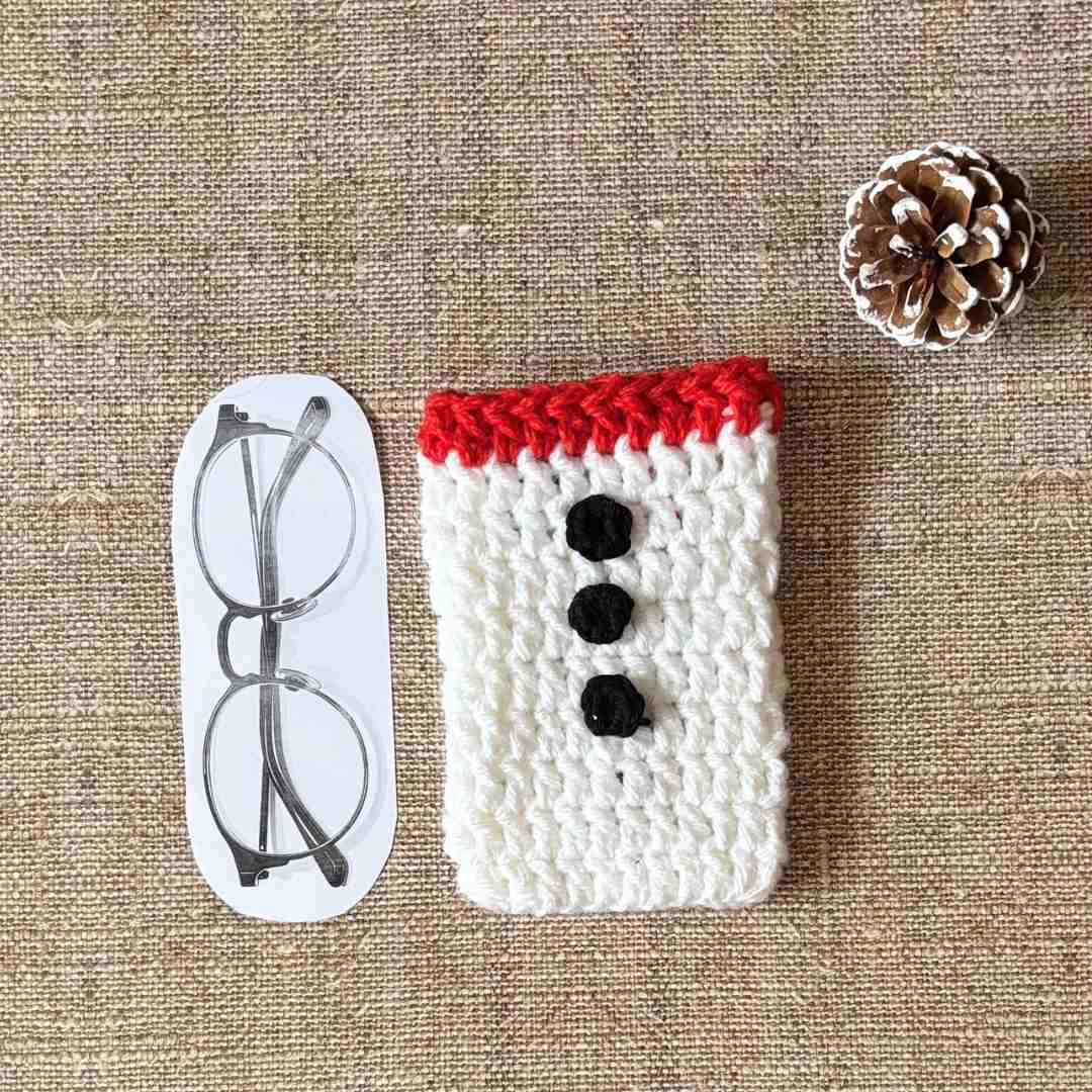 snowman eyeglasses case crochet pattern for beginners