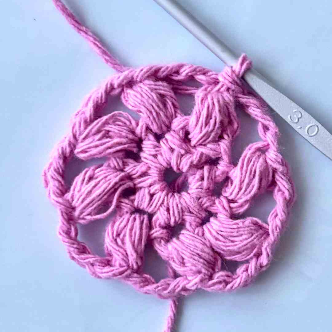 easy puff flower granny square