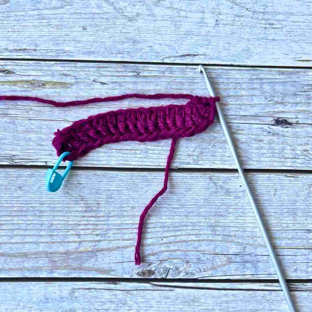 easy phone case crochet pattern for beginners