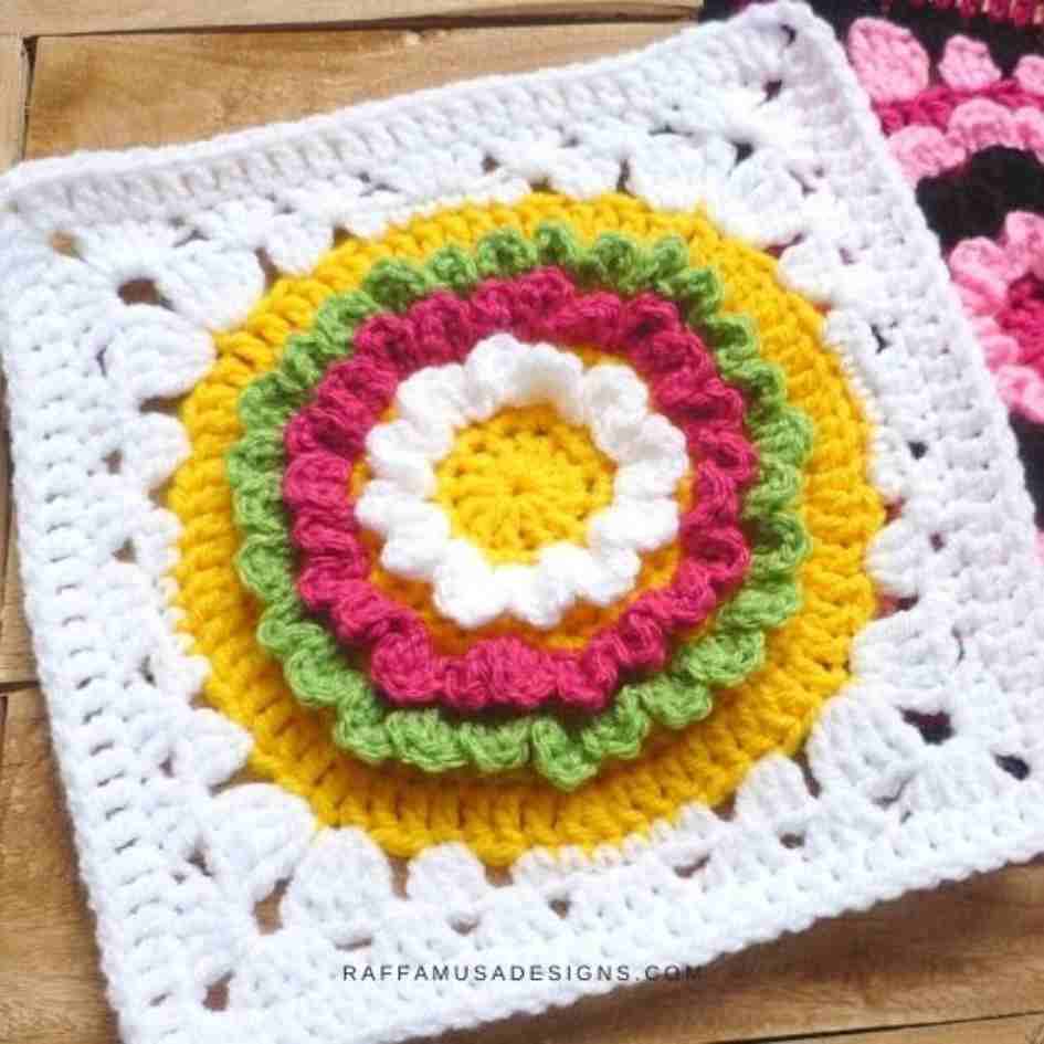 Crochet Ruffle Flower Square by Raffamusa Designs