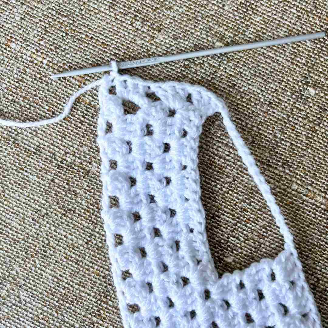 Granny Stitch Horse Bonnet Crochet Pattern