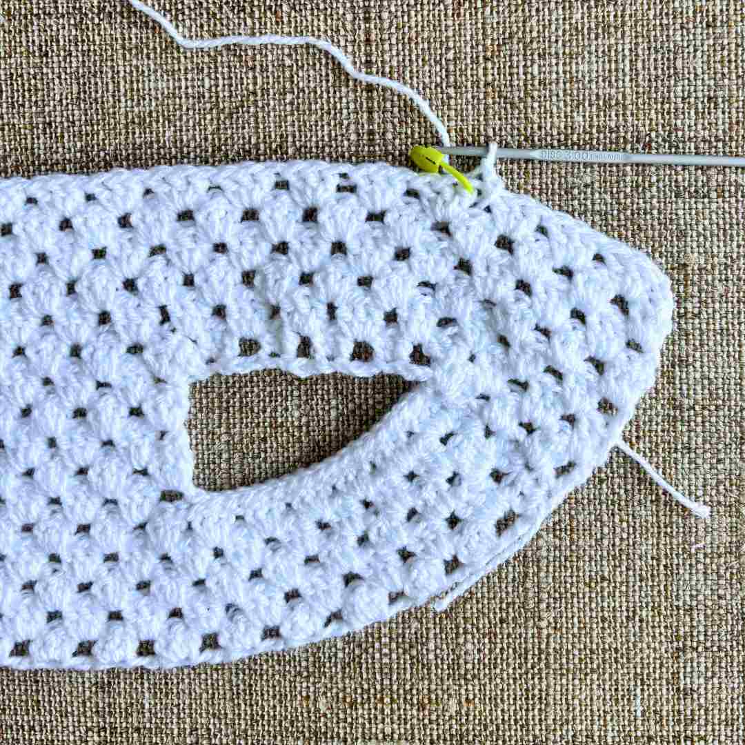 Granny Stitch Horse Bonnet Crochet Pattern