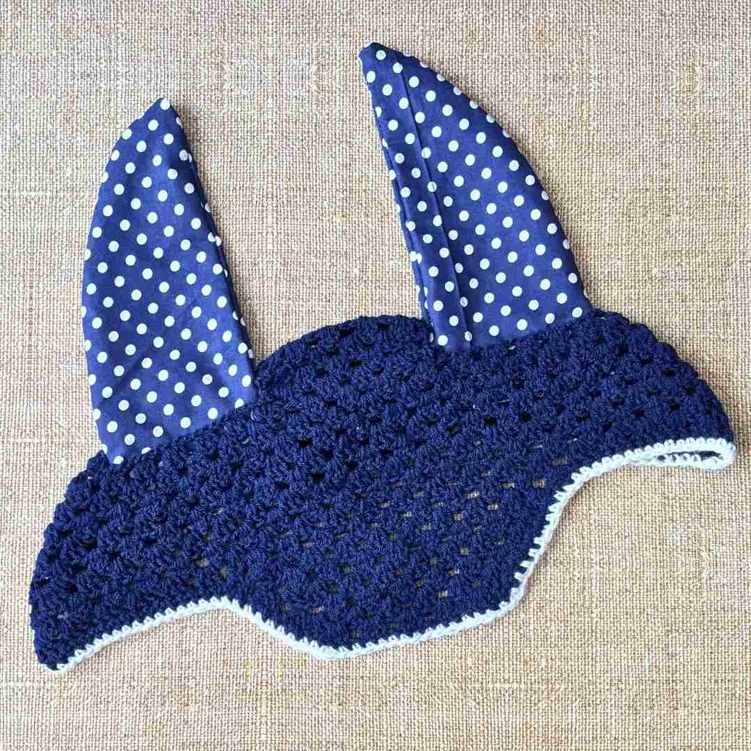 Elegant horse bonnet crochet pattern