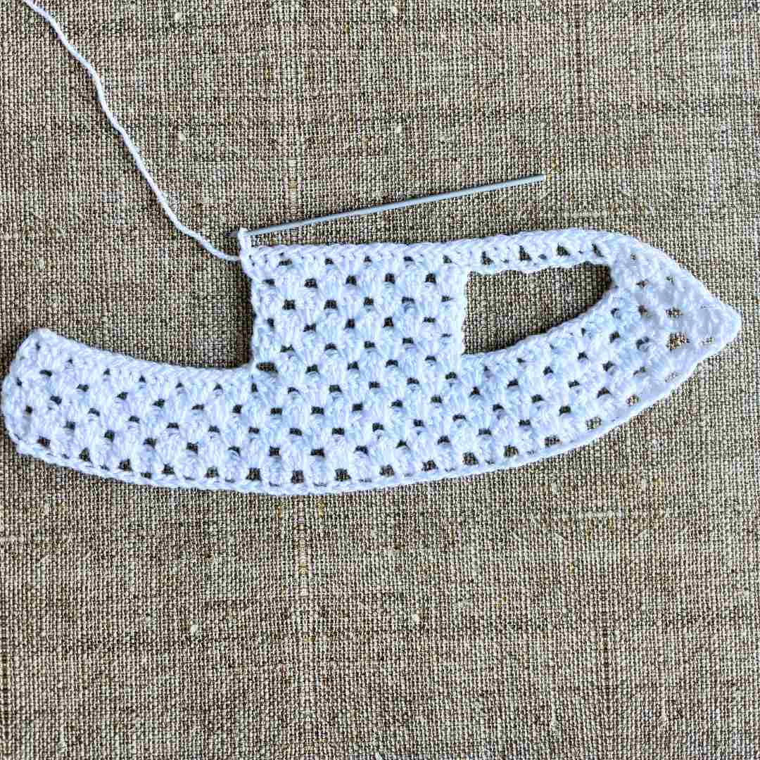 Granny-Stitch-Horse-Bonnet-Crochet-Pattern