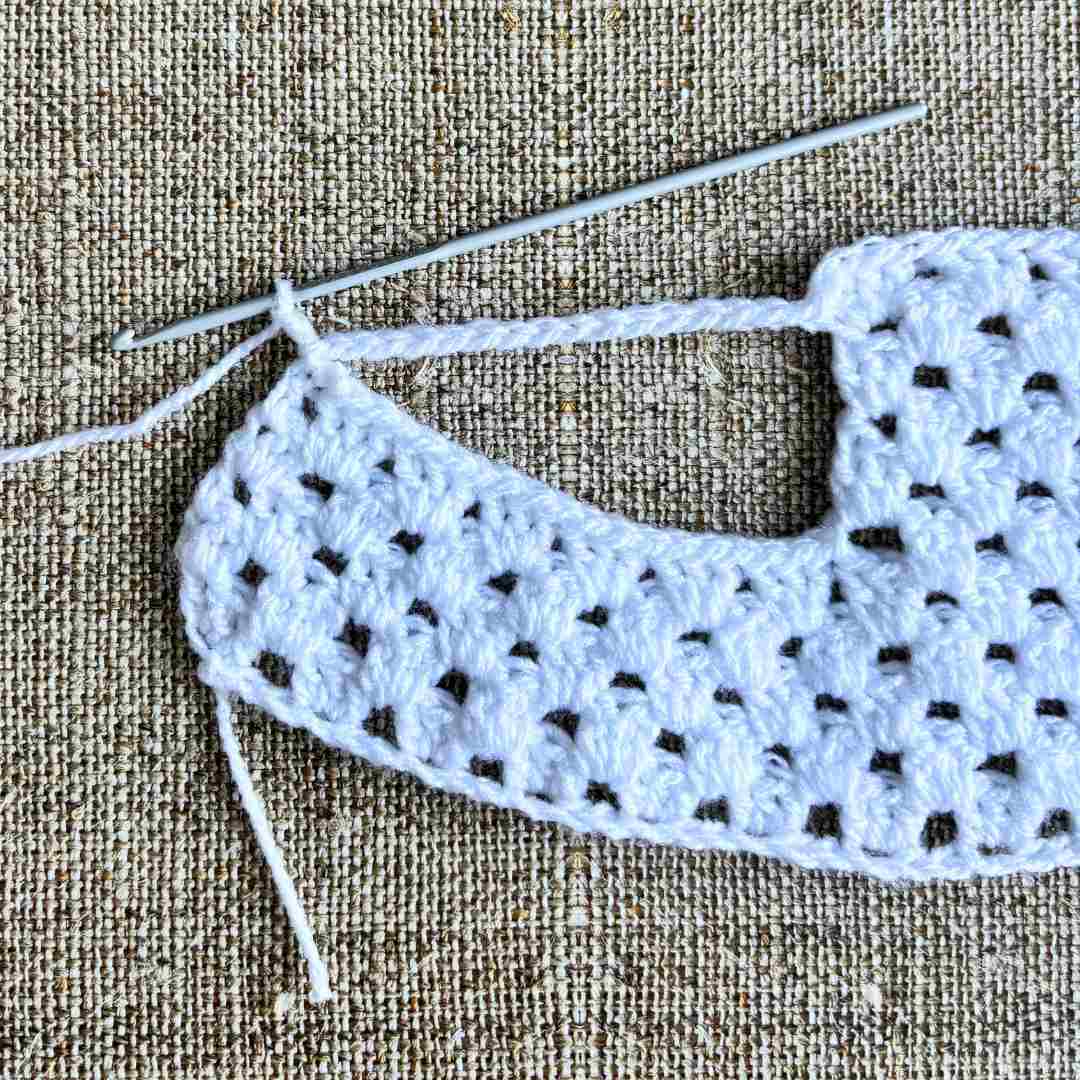 Granny Stitch Horse Bonnet Crochet Pattern