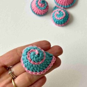 how to crochet seashes