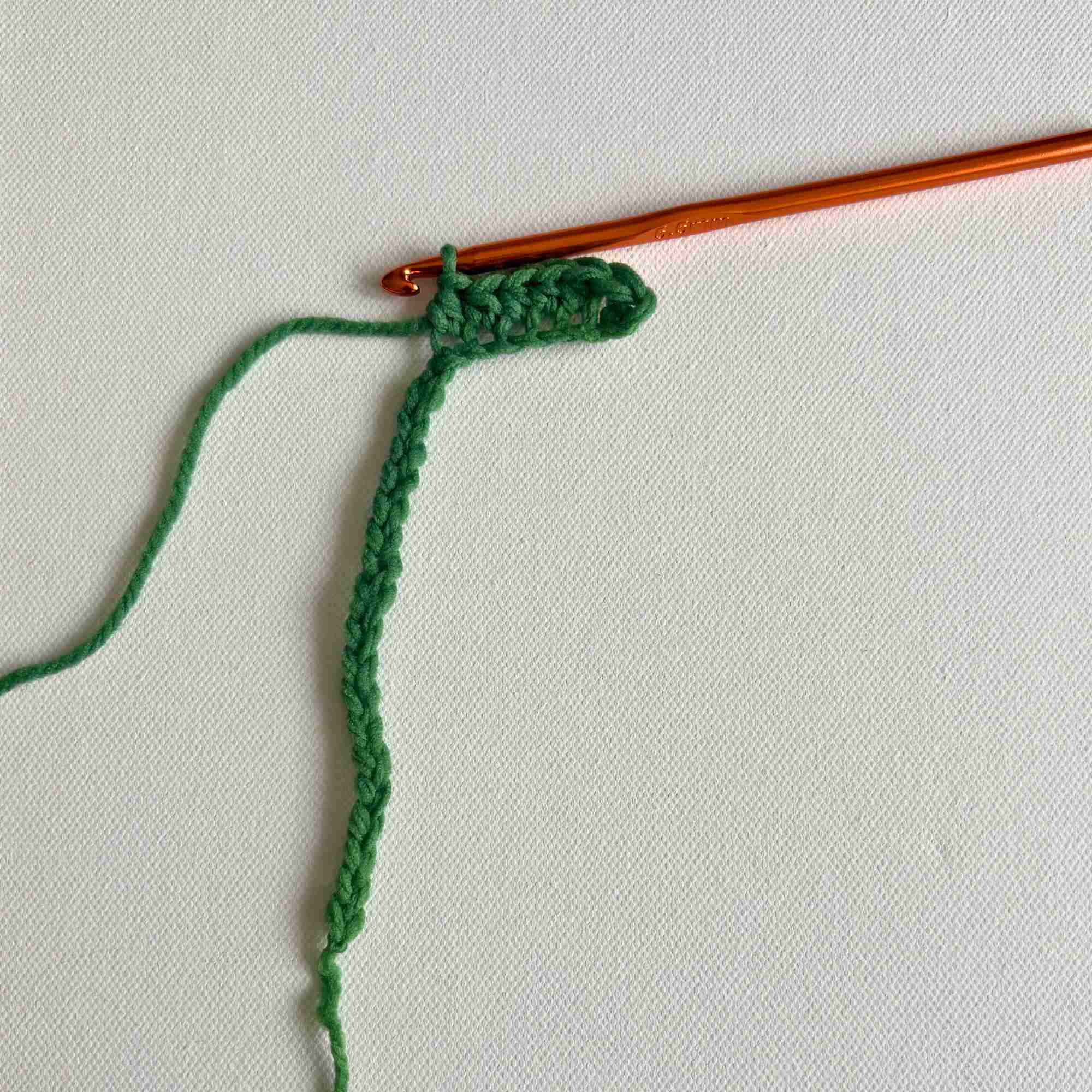 Horseshoe Christmas Ornament crochet pattern (4) Horseshoe Christmas Ornament crochet pattern (4)